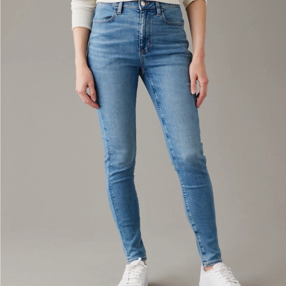 Women’s AMERICAN EAGLE HI RISE JEGGING. SIZE 6 Short.